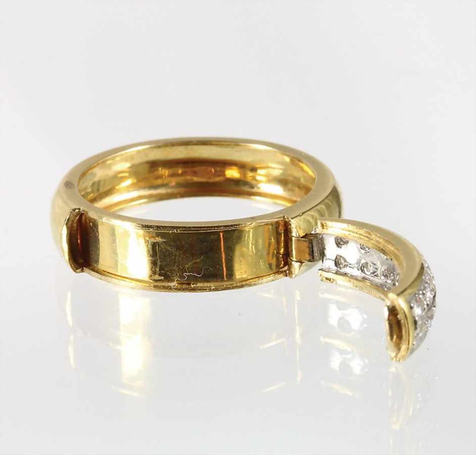 Ring, GG 750/000, 16 Brillanten ca. 0,32 ct w-si (Brillanten weiß gefasst), RW ca. 54, oben zum - Bild 2 aus 2