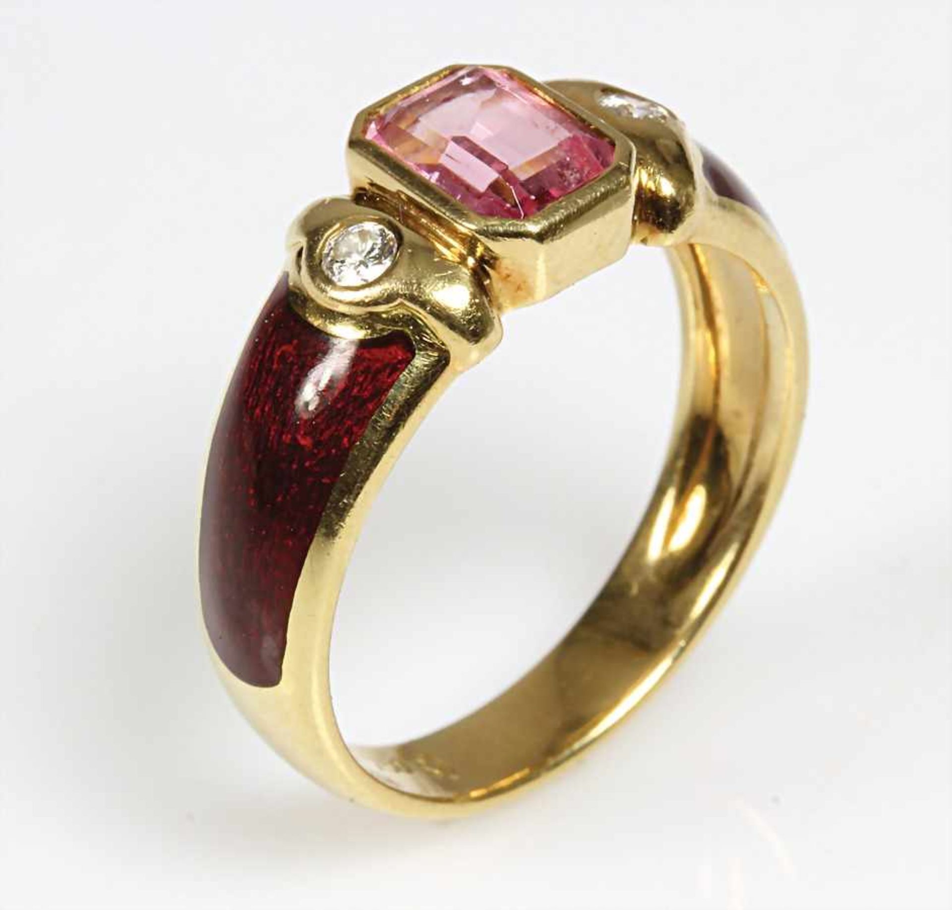 Ring, GG 750/000, zentraler rosafarbener Turmalin ca. 7 x 5,5 mm, 2 Brillanten ca. 0,08 ct tw-vsi, - Bild 2 aus 2