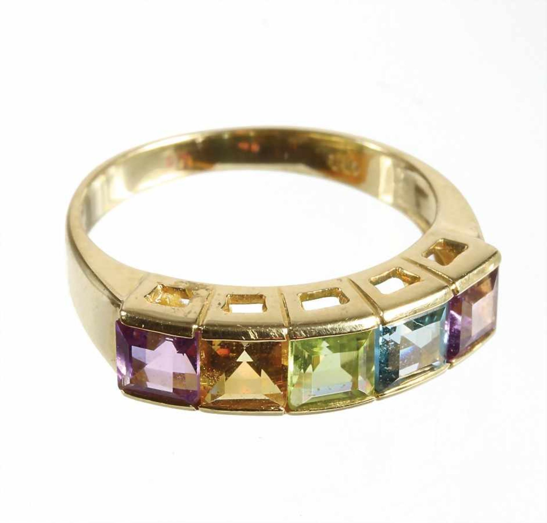 Ring, GG 585/000, 2 Amethyste, 1 Citrin, 1 Peridot (?) u. 1 Topas (?) alle Steine im Carre-