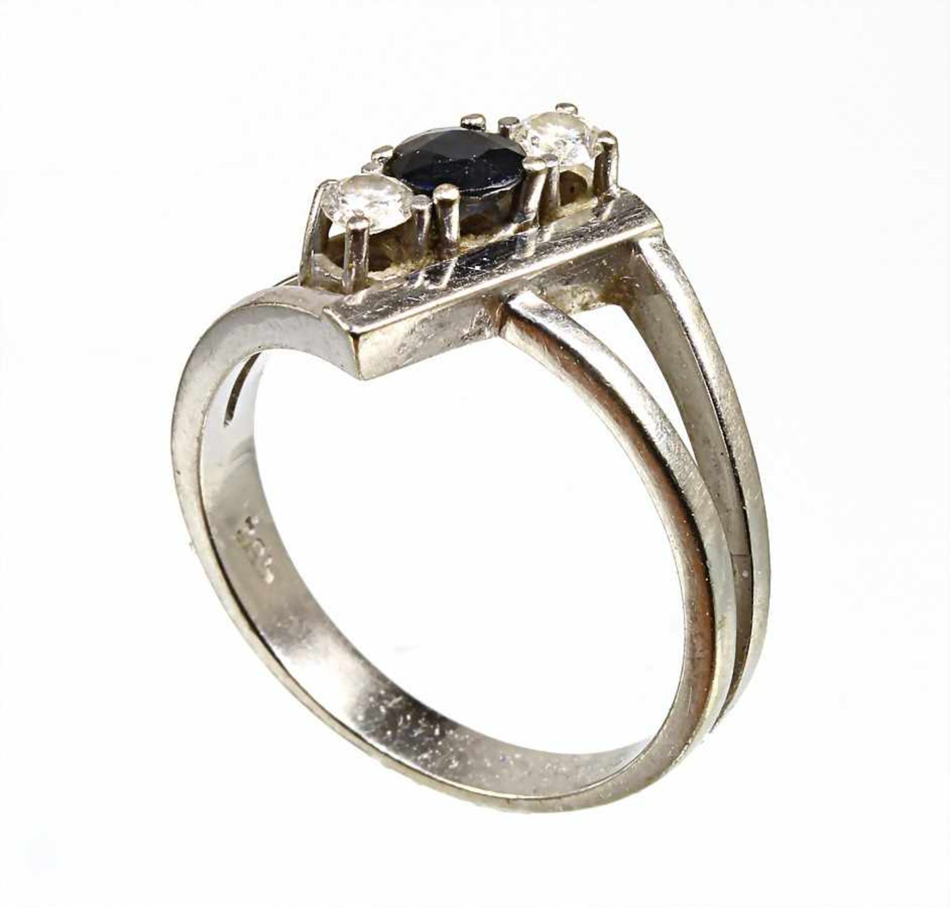 Ring, VINTAGE aus den 1970er Jahren, WG 585/000, 1 zentraler Saphir ca. 0,60 ct (facettiert), 2