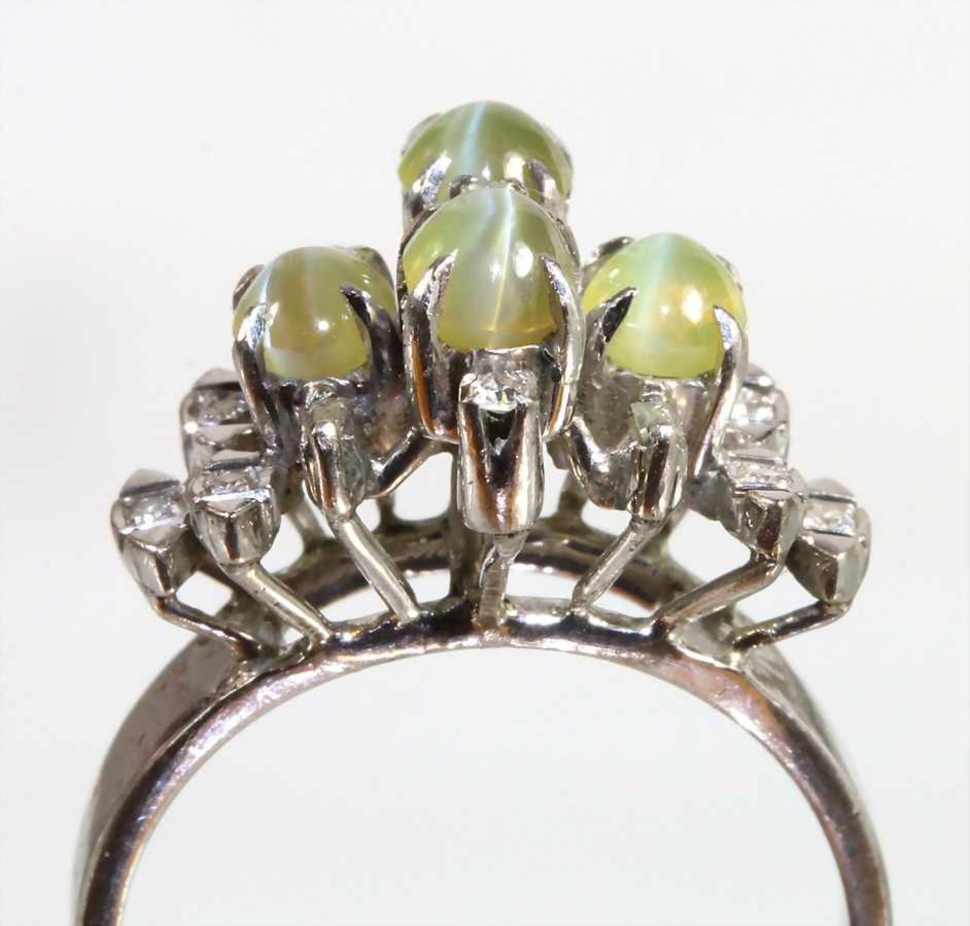 Ring; "VINTAGE" 1970/80er Jahre, WG 750/000, 4 Chrysoberyll-Katzenaugen (Cymophan) ca. 1,8-2,0 ct, 4 - Bild 3 aus 3