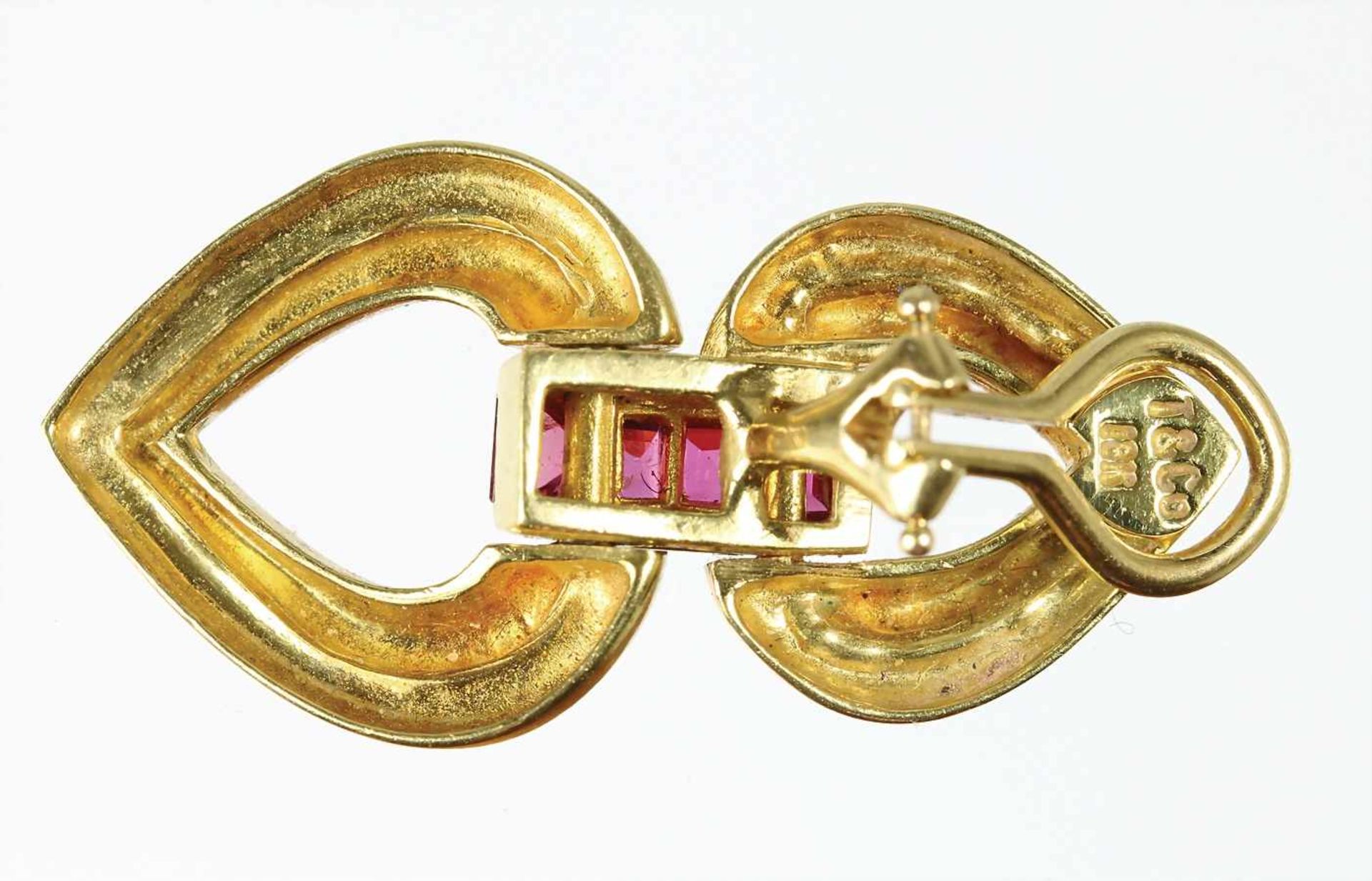 Ohrclips, "TIFFANY", GG 750/000, signiert: T & Co, 8 Rubine im Carre-Schliff ca. 1,3 ct, zwei - Bild 4 aus 4