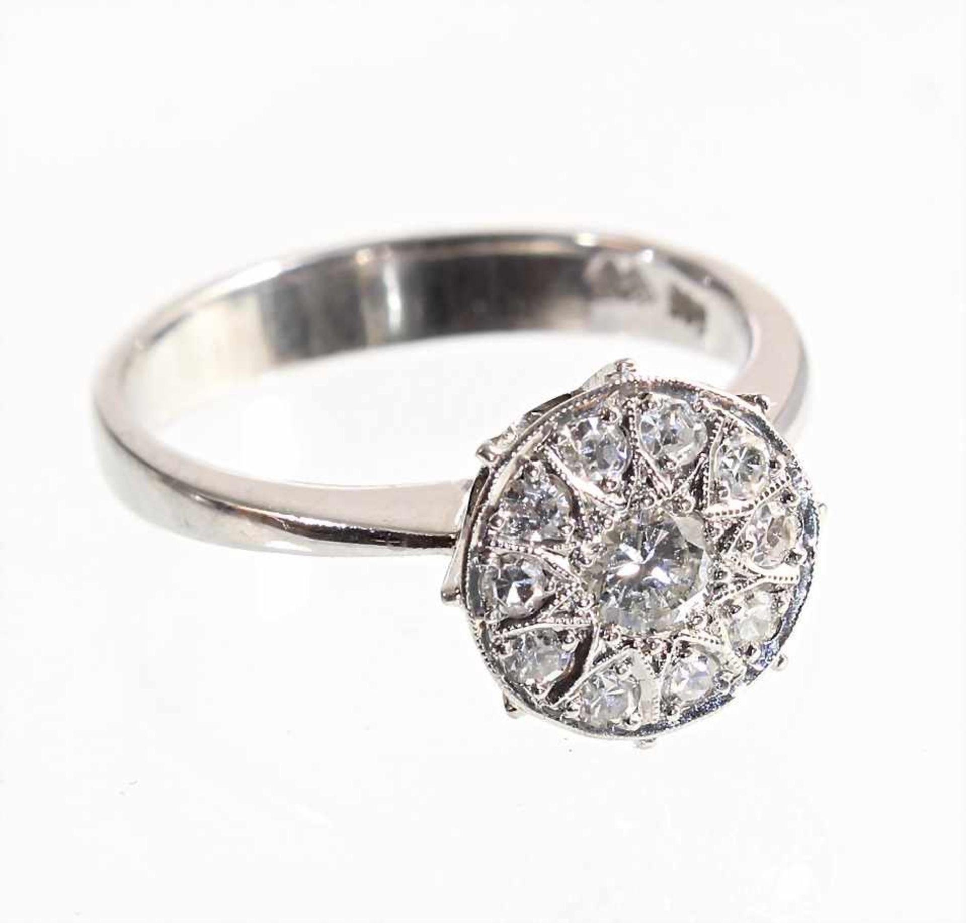 Ring, "CLUSTER", WG 585/000, zentraler Brillant 0,20 ct tw-lupenrein (if), 10 St. 8/8 kant Diamanten