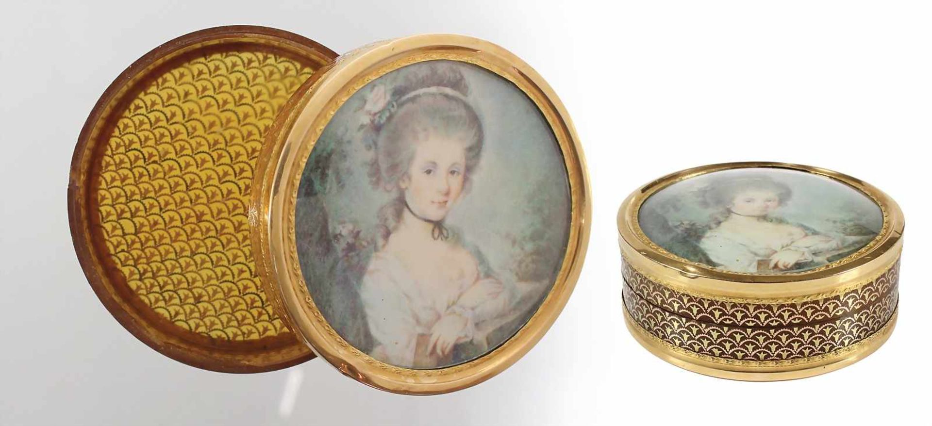 Dose um 1760/80, GG u. Roségold 750/000, signiert mit Pariser Meisterpunze, seltenes honigfarbenes