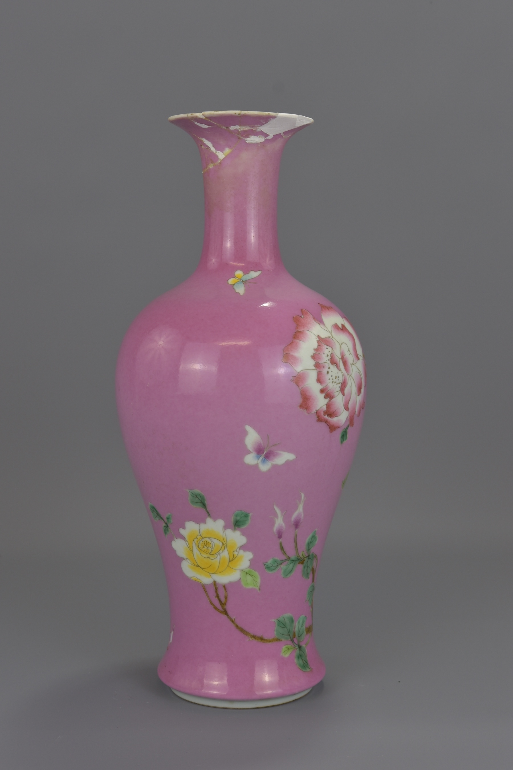 A CHINESE RUBY-PINK ENAMELLED PORCELAIN VASE - Image 5 of 10