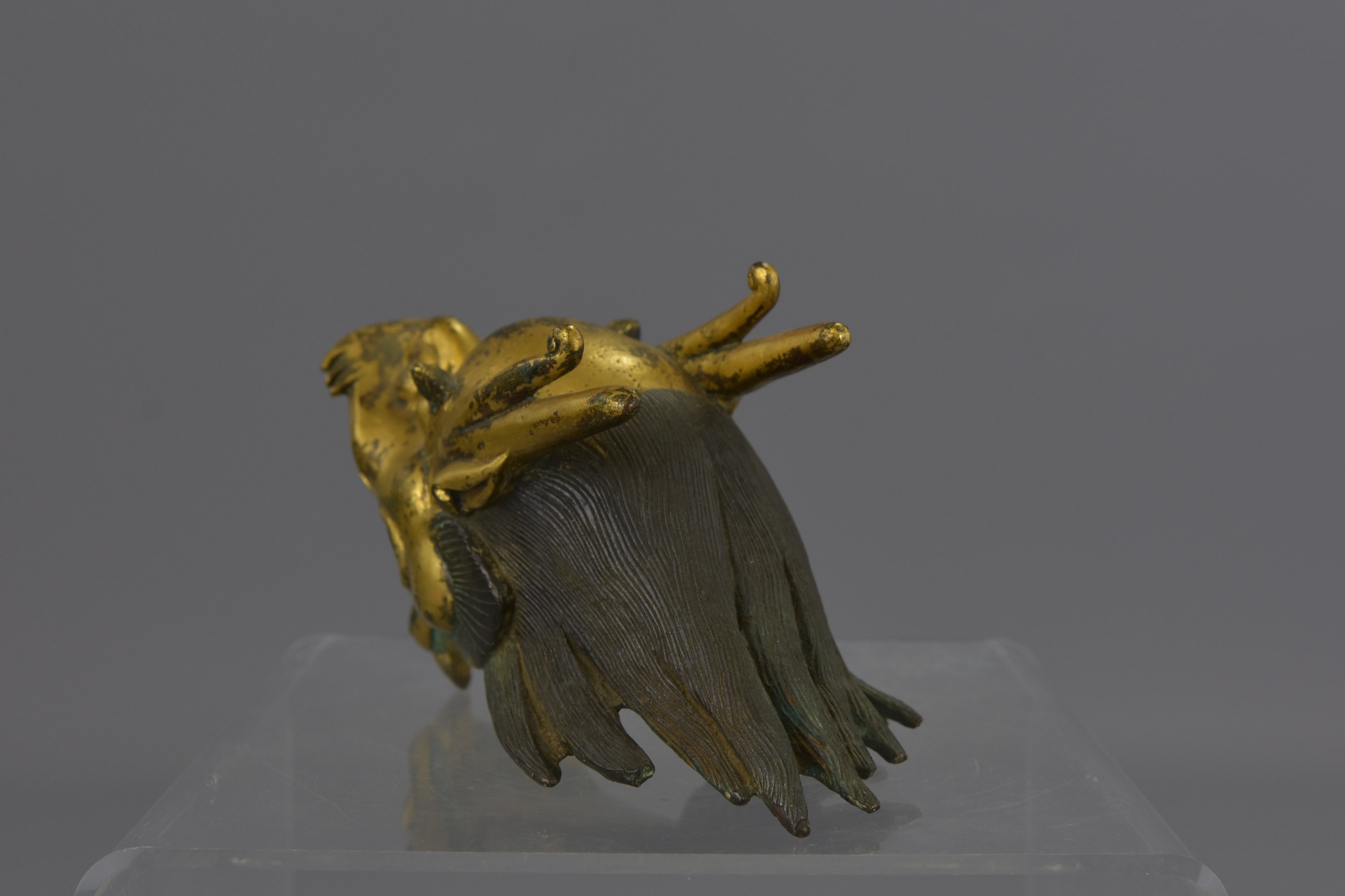 A CHINESE GILDED BRONZE DRAGON HEAD - Image 12 of 14