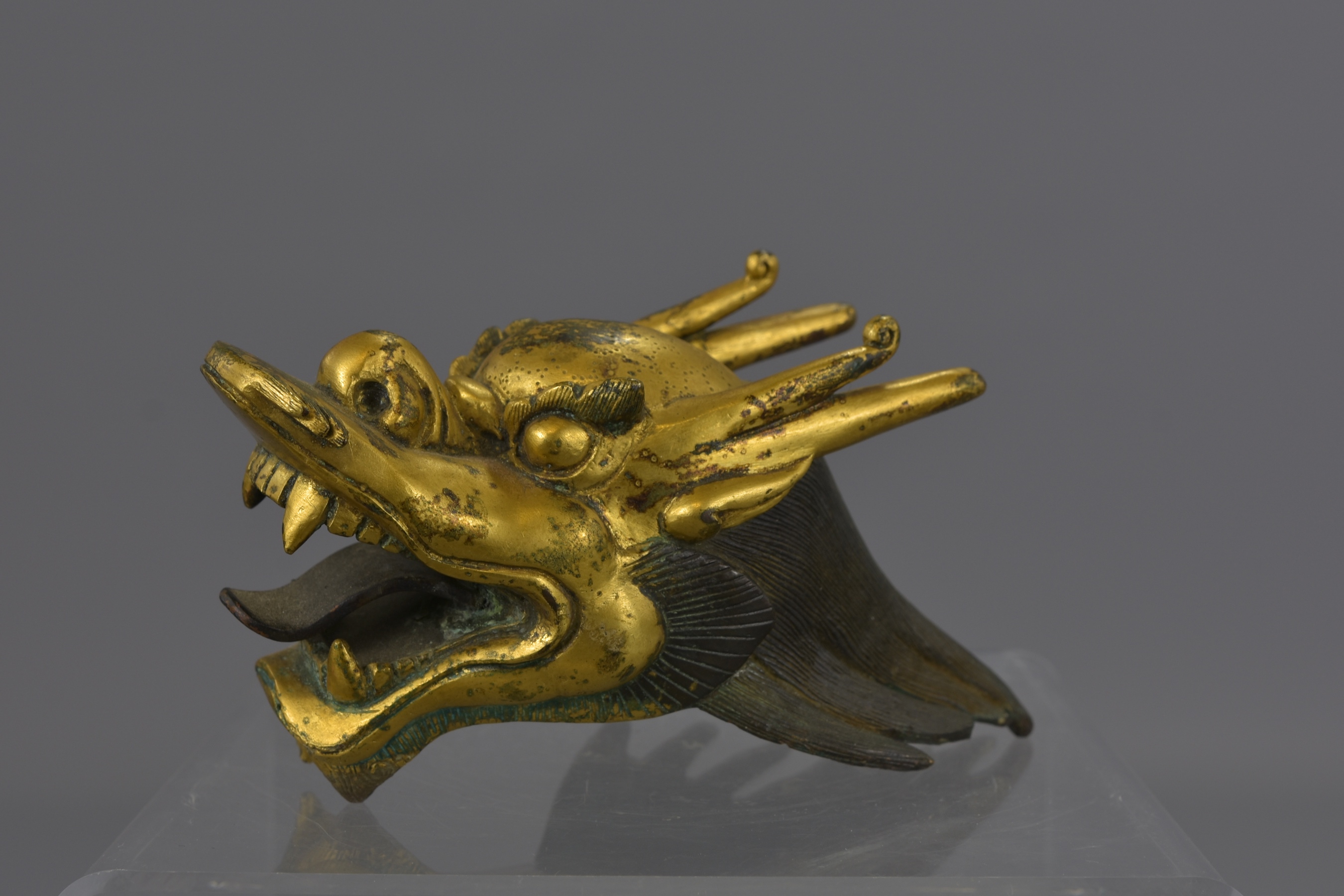 A CHINESE GILDED BRONZE DRAGON HEAD - Image 11 of 14