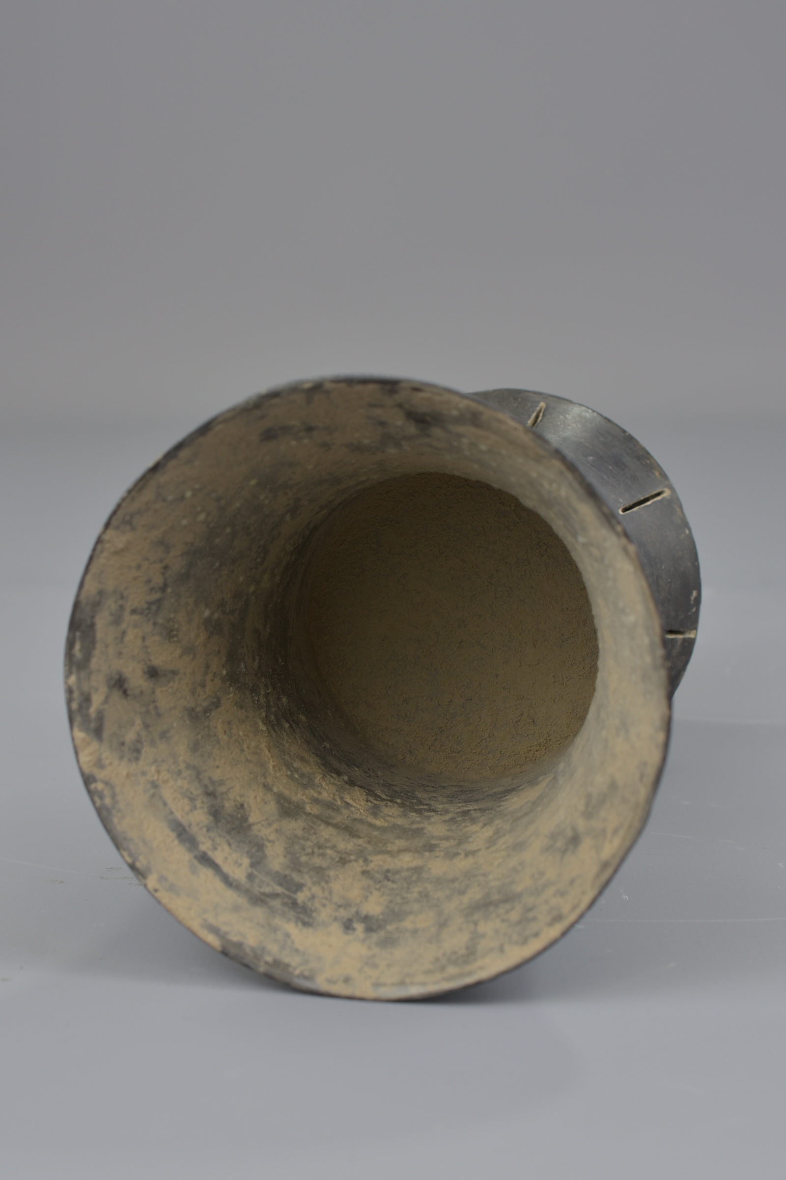 A CHINESE LONGSHAN CULTURE POTTERY STEM CUP - Image 8 of 17