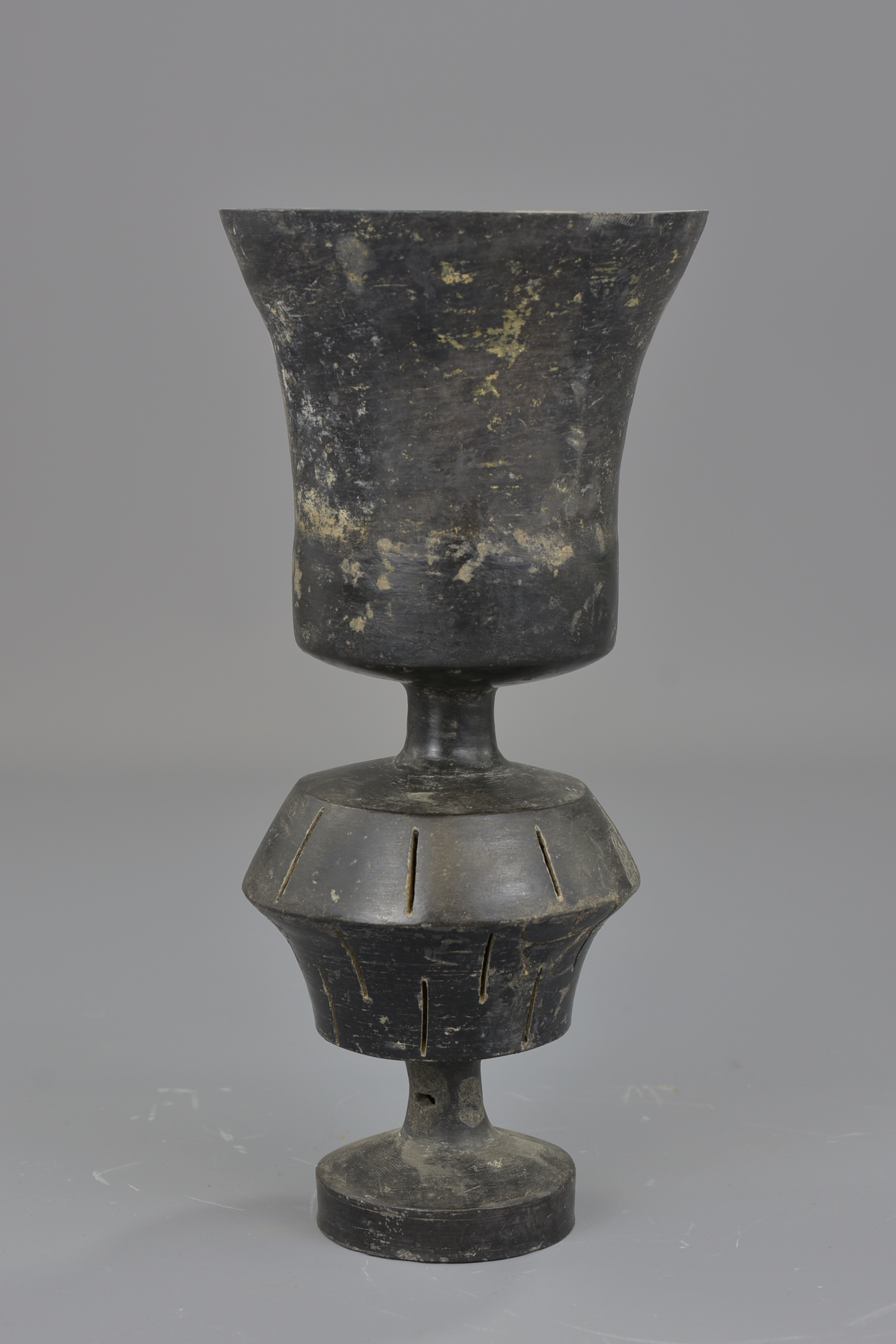 A CHINESE LONGSHAN CULTURE POTTERY STEM CUP - Image 3 of 17