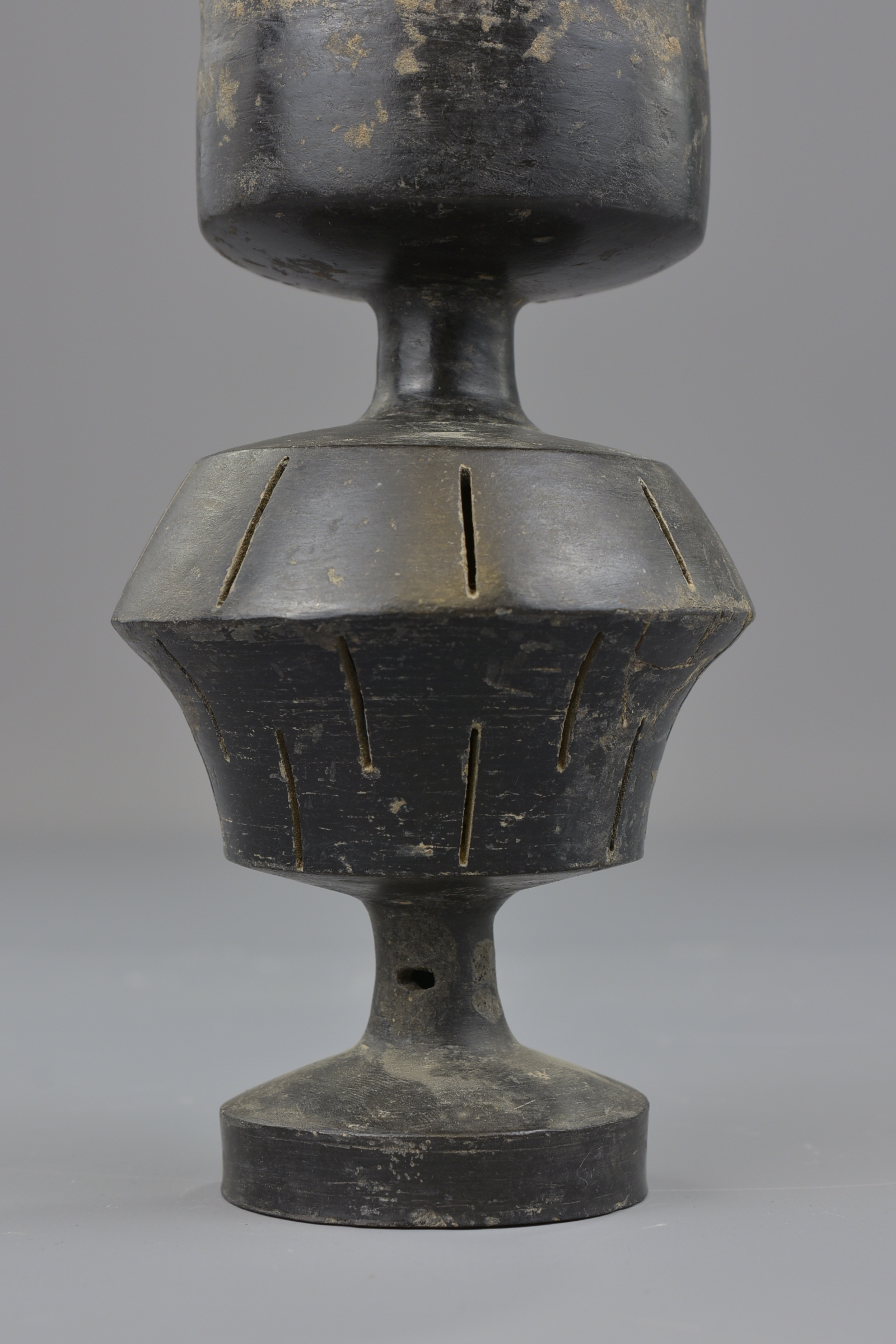 A CHINESE LONGSHAN CULTURE POTTERY STEM CUP - Image 5 of 17