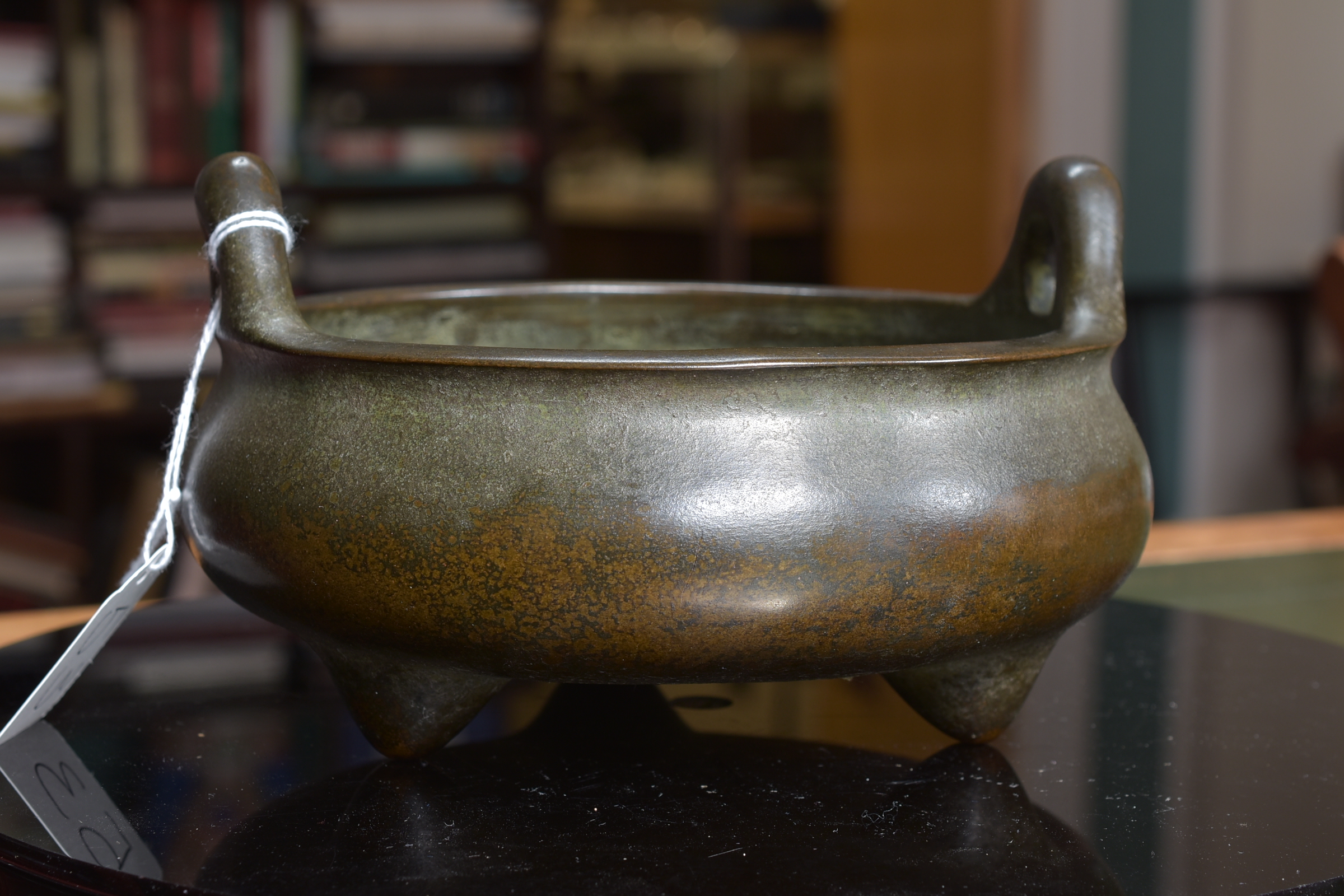 A CHINESE MING OR LATER BRONZE CENSER - Image 14 of 14