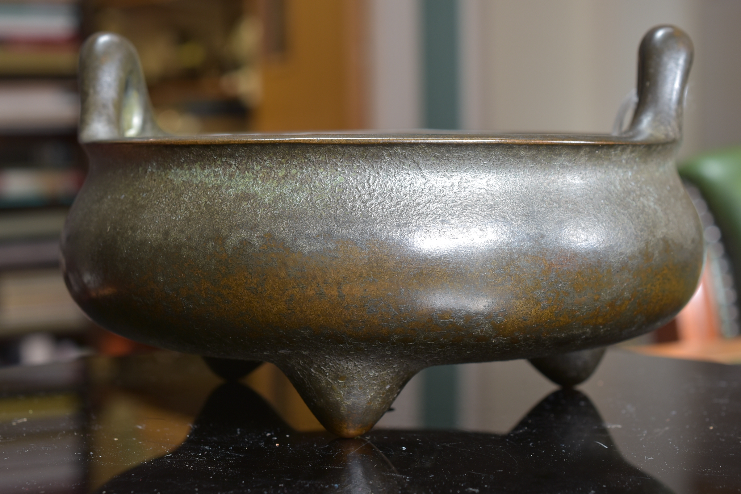 A CHINESE MING OR LATER BRONZE CENSER - Image 10 of 14