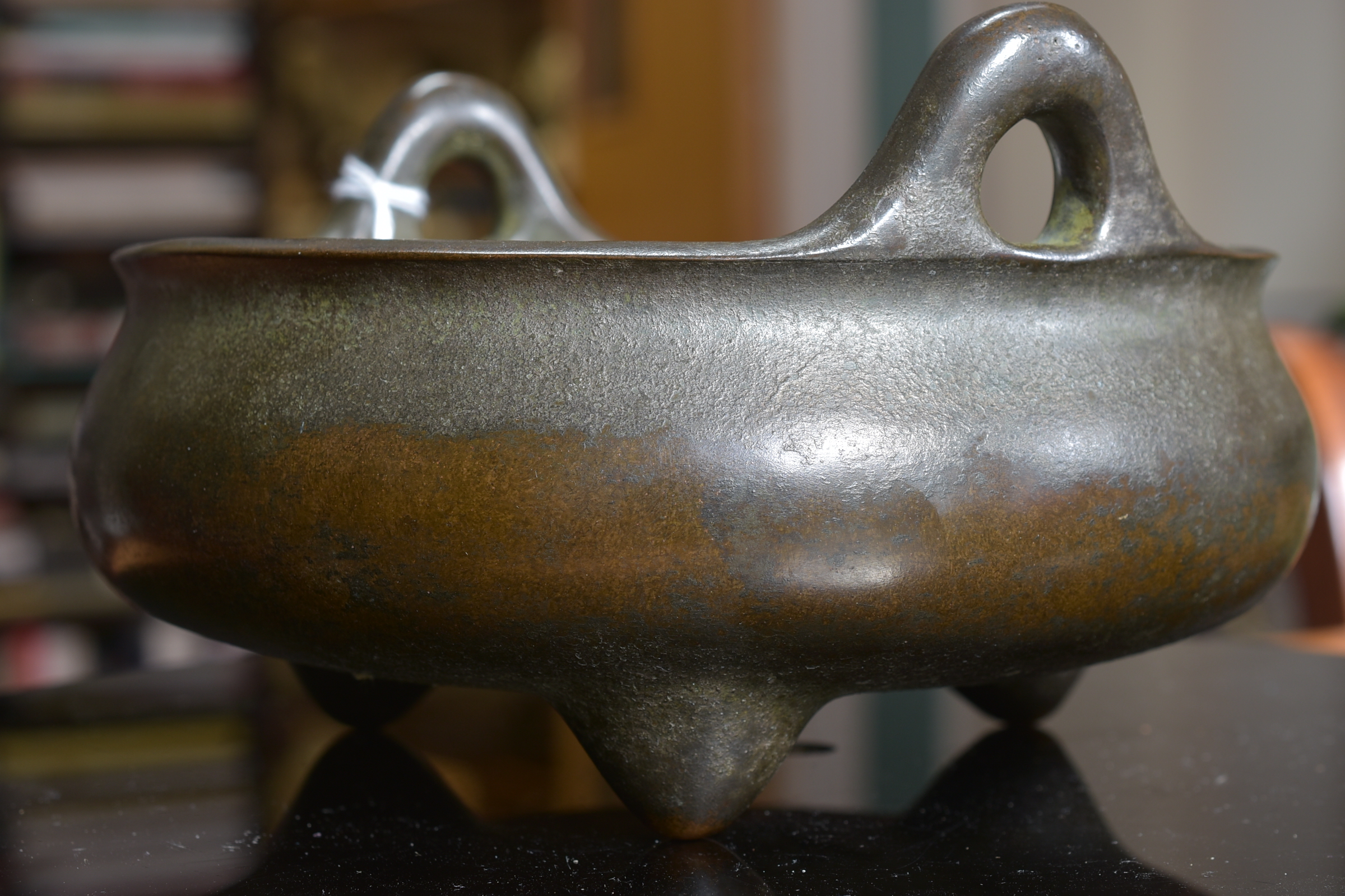 A CHINESE MING OR LATER BRONZE CENSER - Image 9 of 14