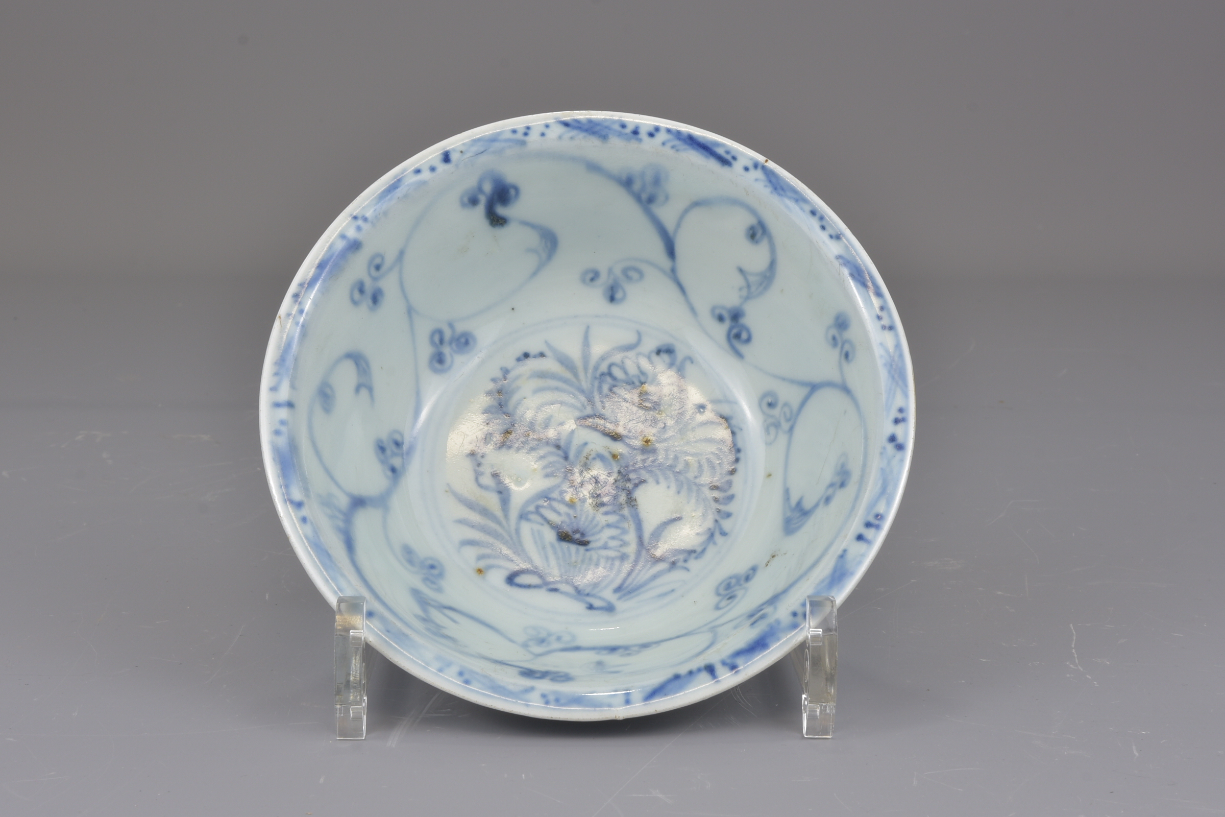 A Chinese 19th century famille rose porcelain brush pot with four character mark of Yongzheng to bas - Image 9 of 10