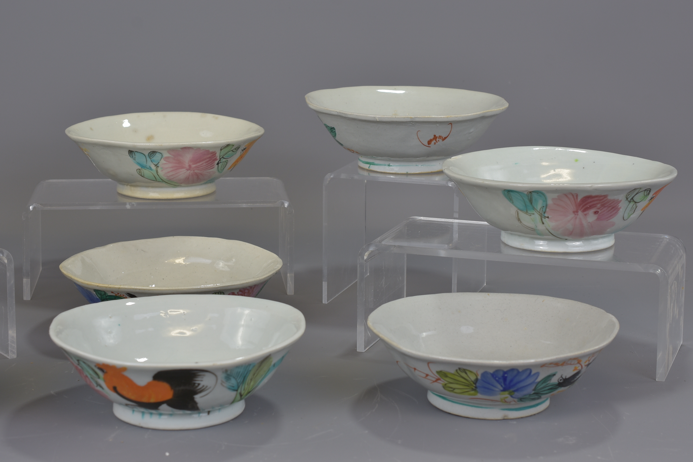 A set of nine early 20th century Chinese porcelain bowls. 15.5cm diameter (9) - Image 3 of 8