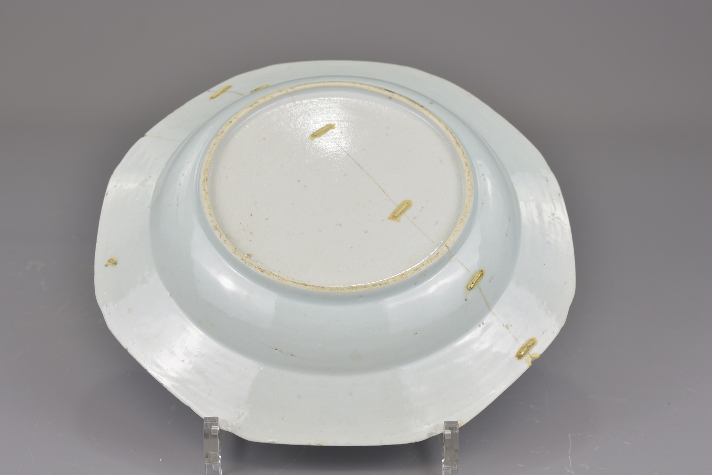 Two Chinese blue and white porcelain dishes. 23cm diameter. (2) - Image 3 of 6