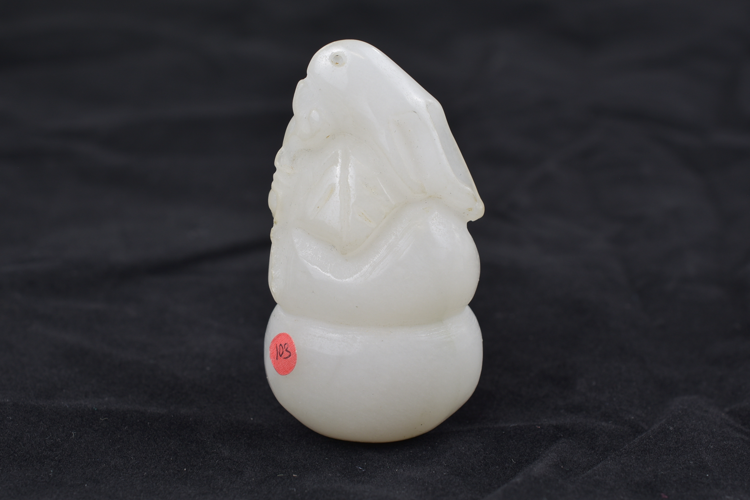 A Chinese carved jade rabbit. 8 cm.