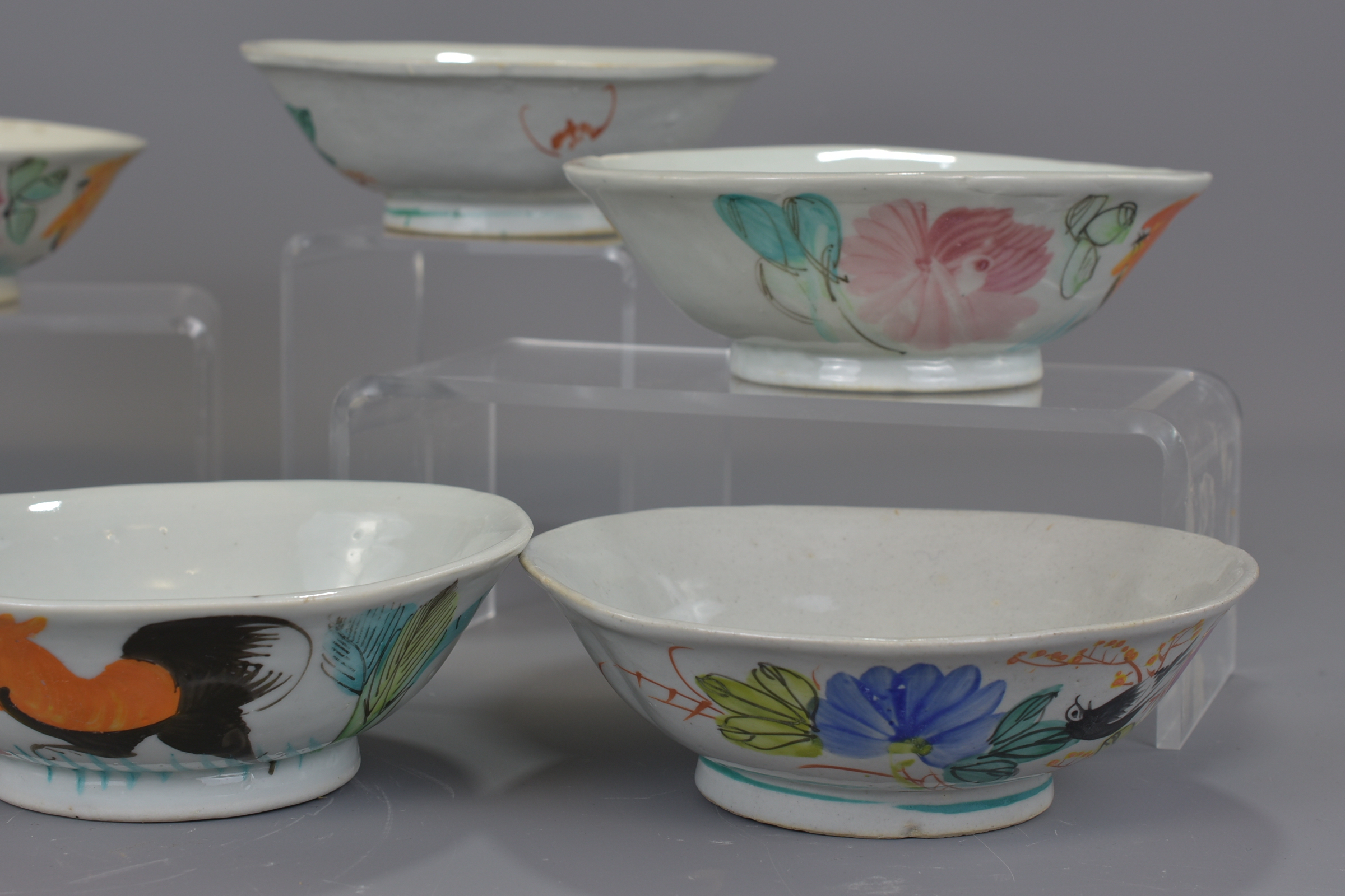 A set of nine early 20th century Chinese porcelain bowls. 15.5cm diameter (9) - Image 6 of 8