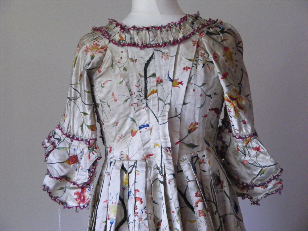 A rare and fine example of an 18th Century hand embroidered silk open robe. - Image 3 of 4