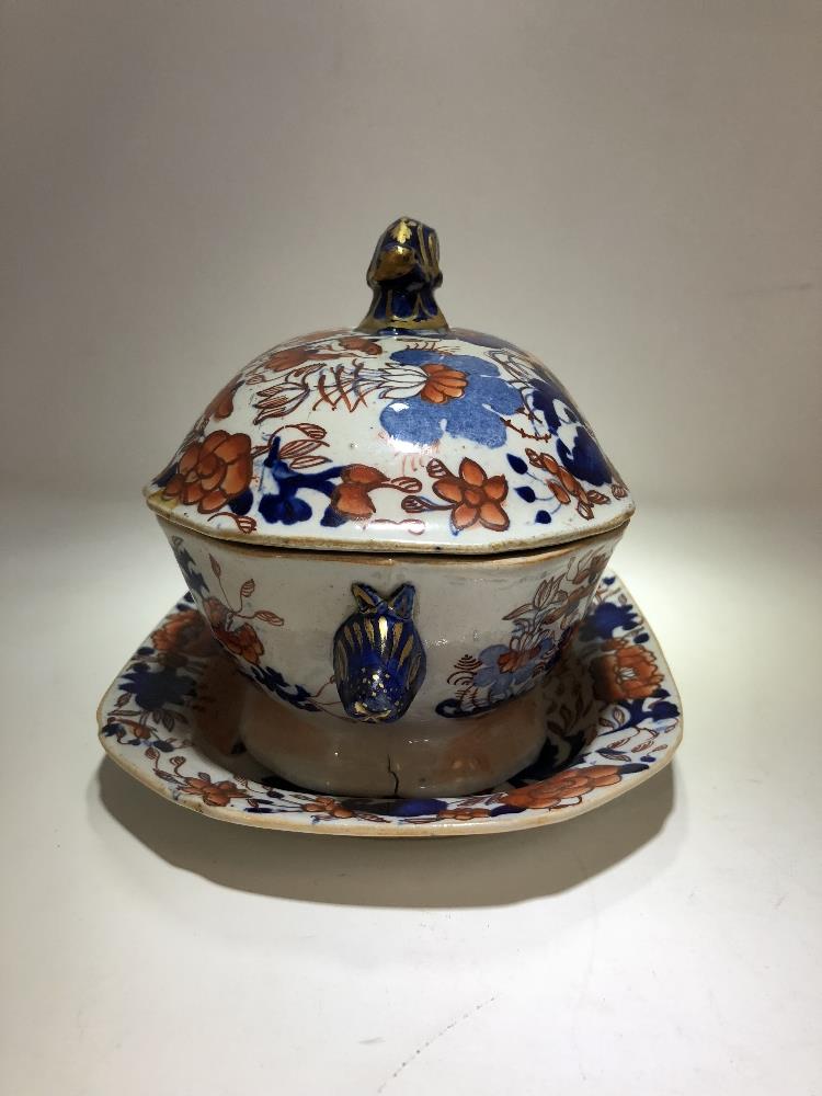 A 19th Century Imari pattern Mason's sauce tureen and cover with drip plate. - Image 3 of 5