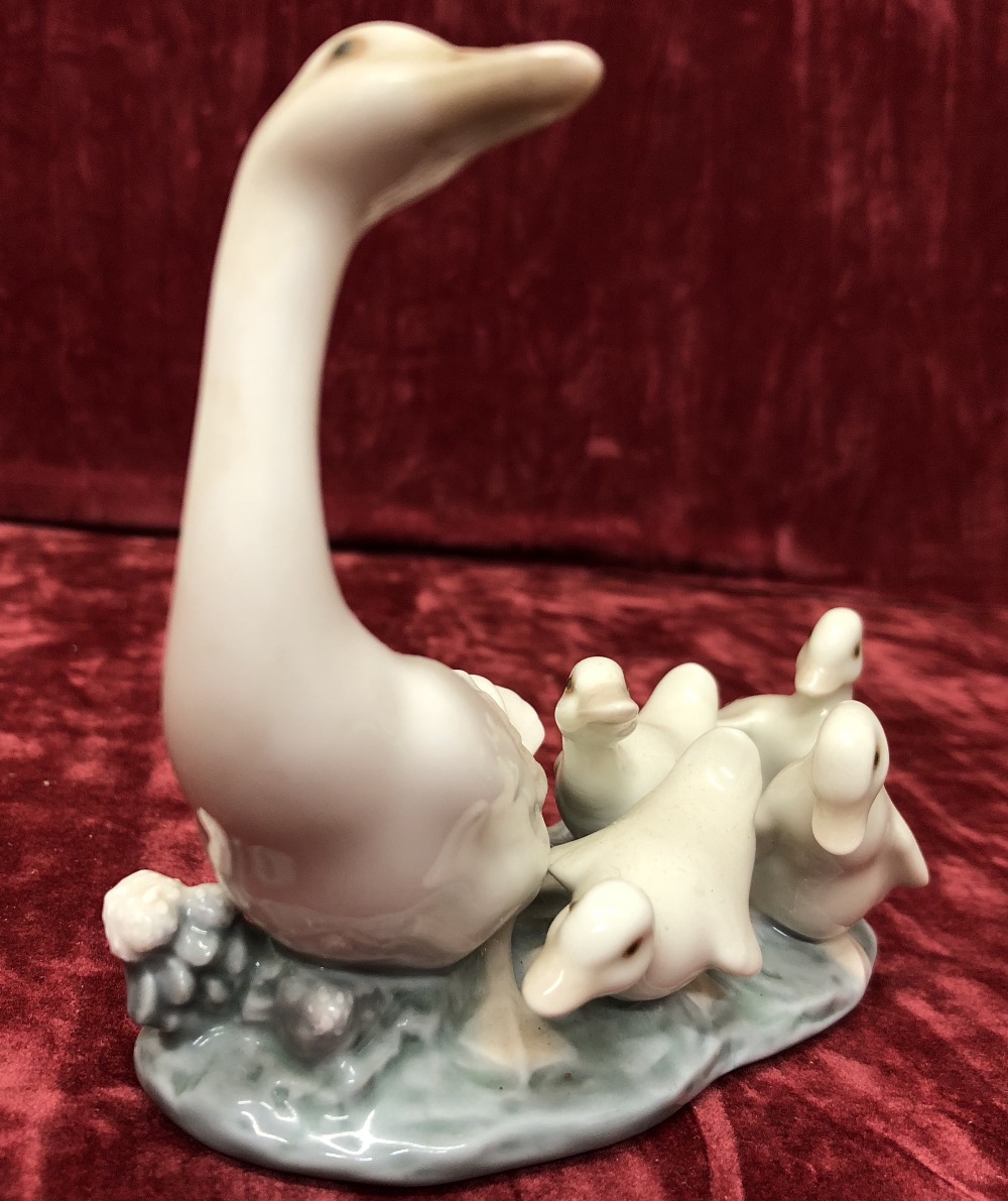 An assortment of ceramic figures of animals. - Image 2 of 10