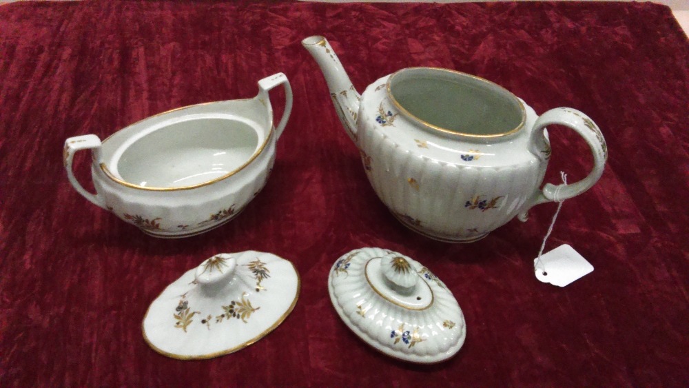 A Chamberlain Worcester teapot and a Chamberlain Worcester sucrea and cover. - Image 3 of 3