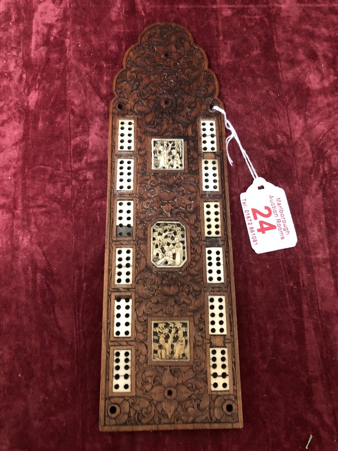 A Chinese cribbage board.