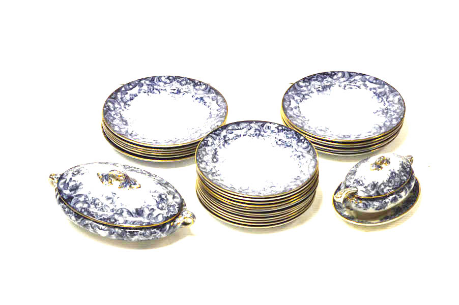 A 'Melsary Booths' Blue and White Dinner Set