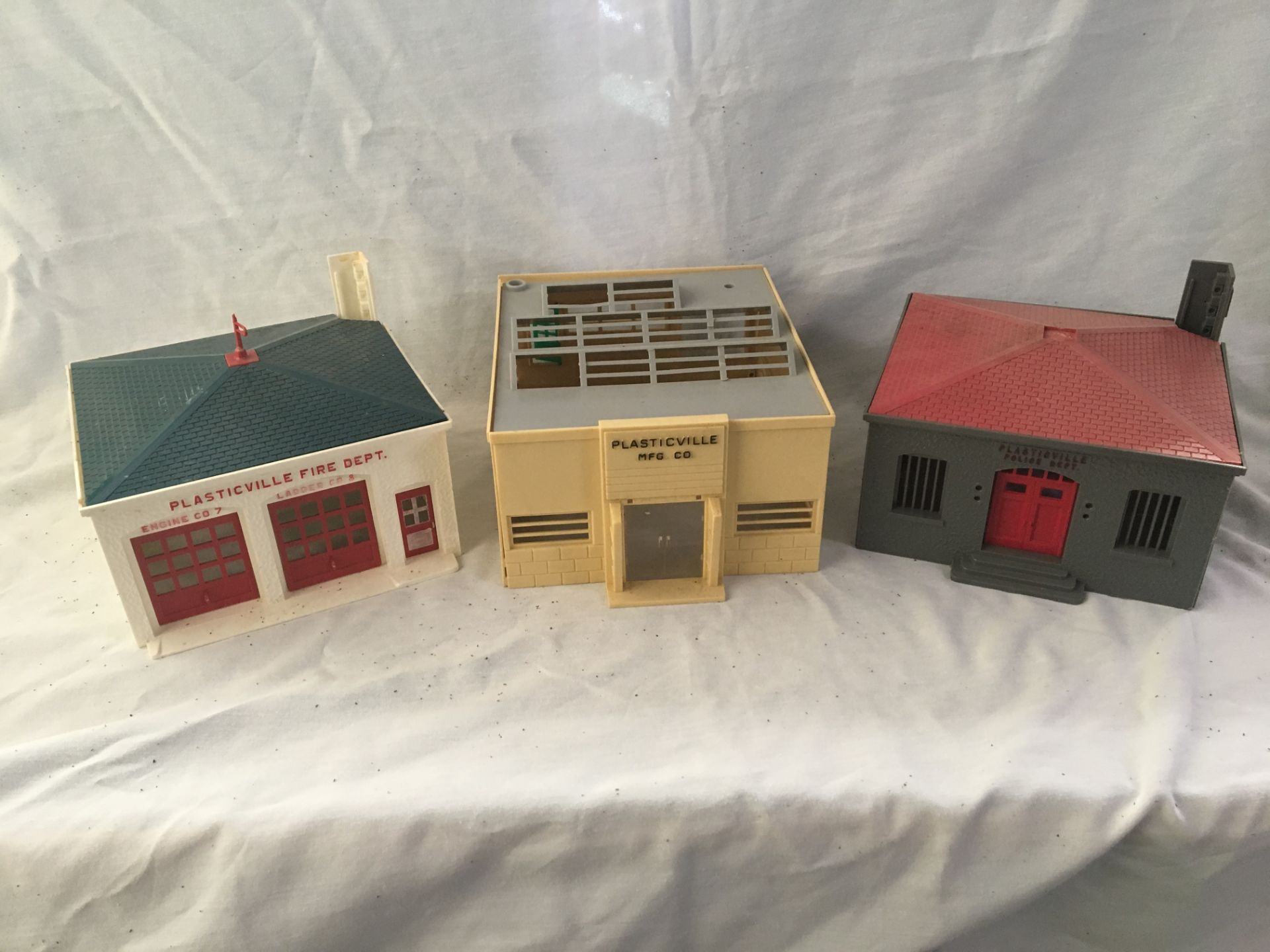 Lot of 3 – Plasticville MFG. CO. Building, Fire Department, and Police Department