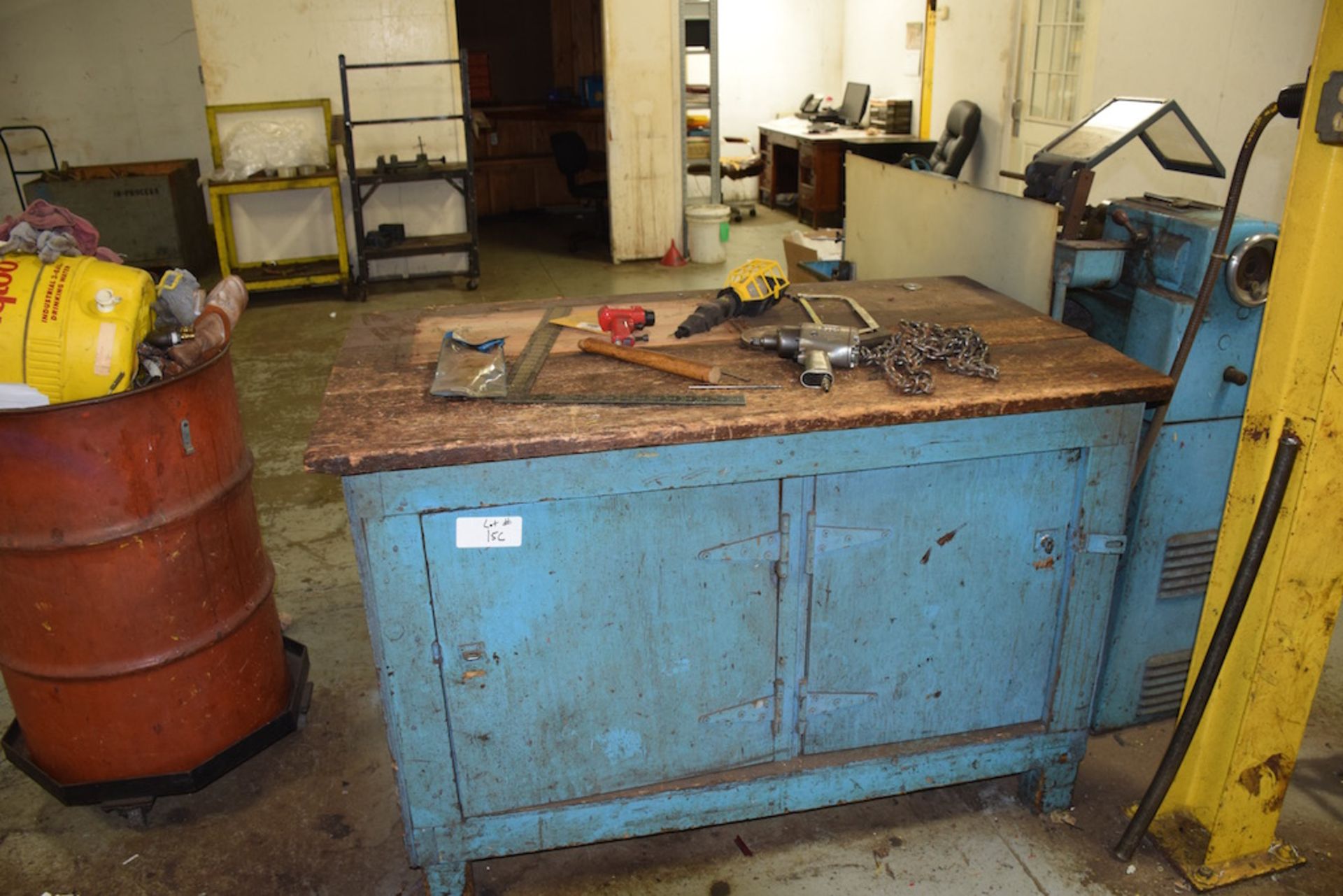 Work Cabinet including air guns & light - Image 3 of 6