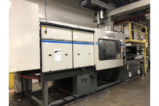Milacron Vh725 725 Ton Injection Molder 140 Oz Shot Size 37 4 In X 37 4 In Tie Bar Spacing 55