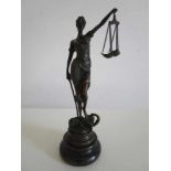 Bronzen beeld 'Justitia' op marmeren voet, ca 24cm