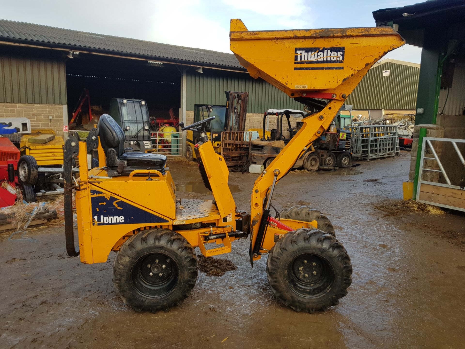 2013 THWAITES HILIFT 1 TONNE DUMPER, SHOWING - 1,265 HOURS *PLUS VAT*