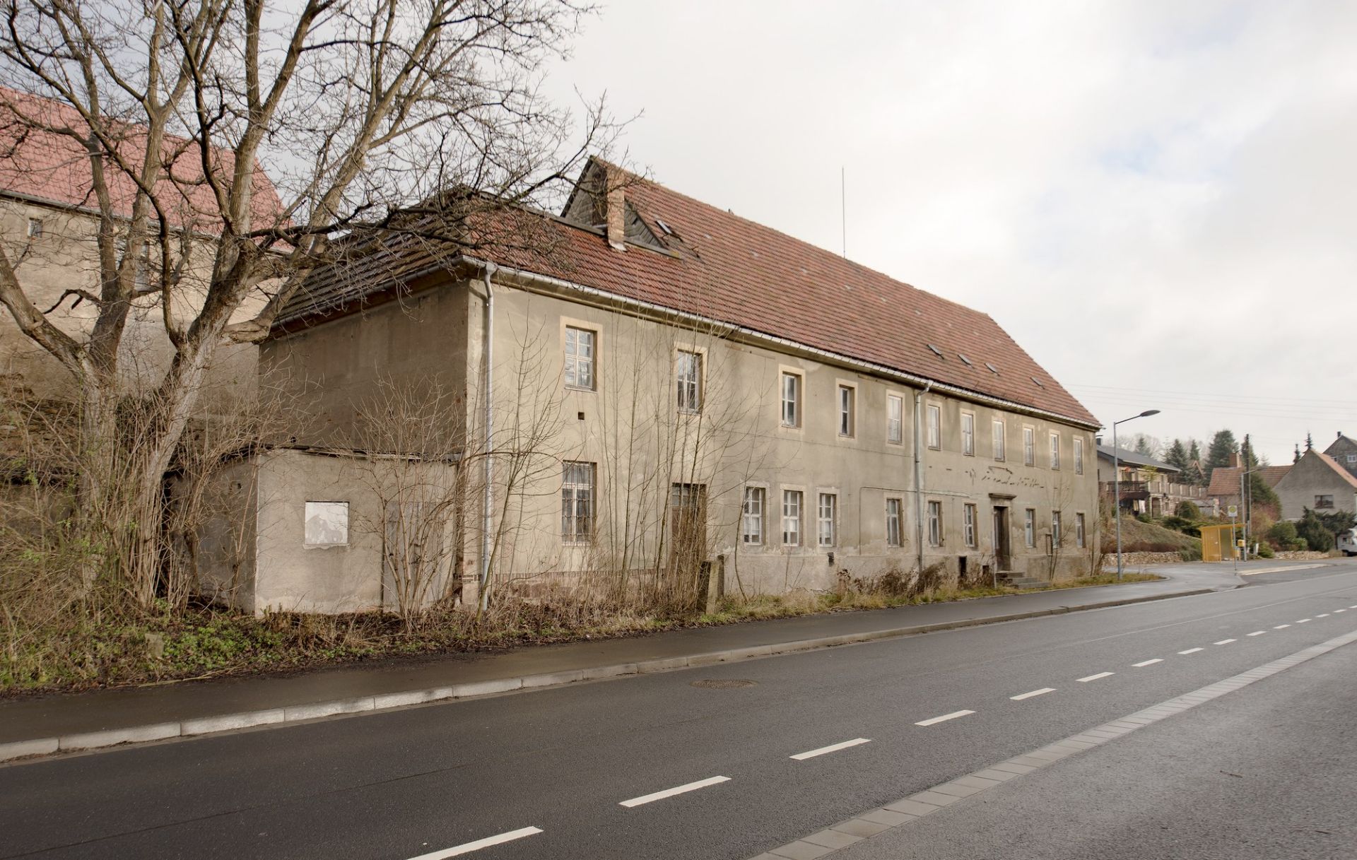 LARGE FORMER GUEST HOUSE IN NOSSEN, GERMANY - Image 5 of 47