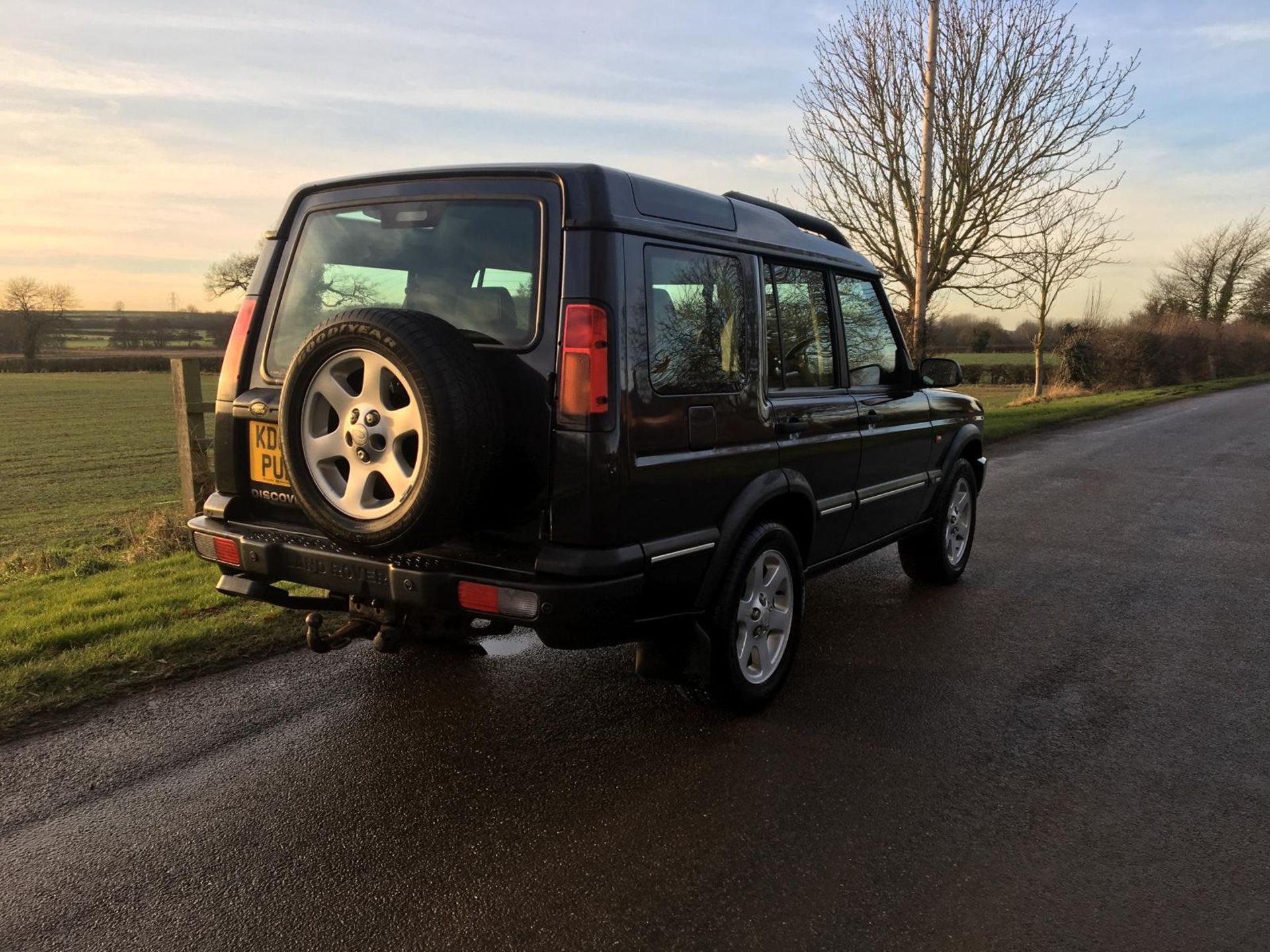 2004/04 REG LAND ROVER DISCOVERY ES PREMIUM TD5 AUTOMATIC 2.5 DIESEL ESTATE *NO VAT* - Image 5 of 11