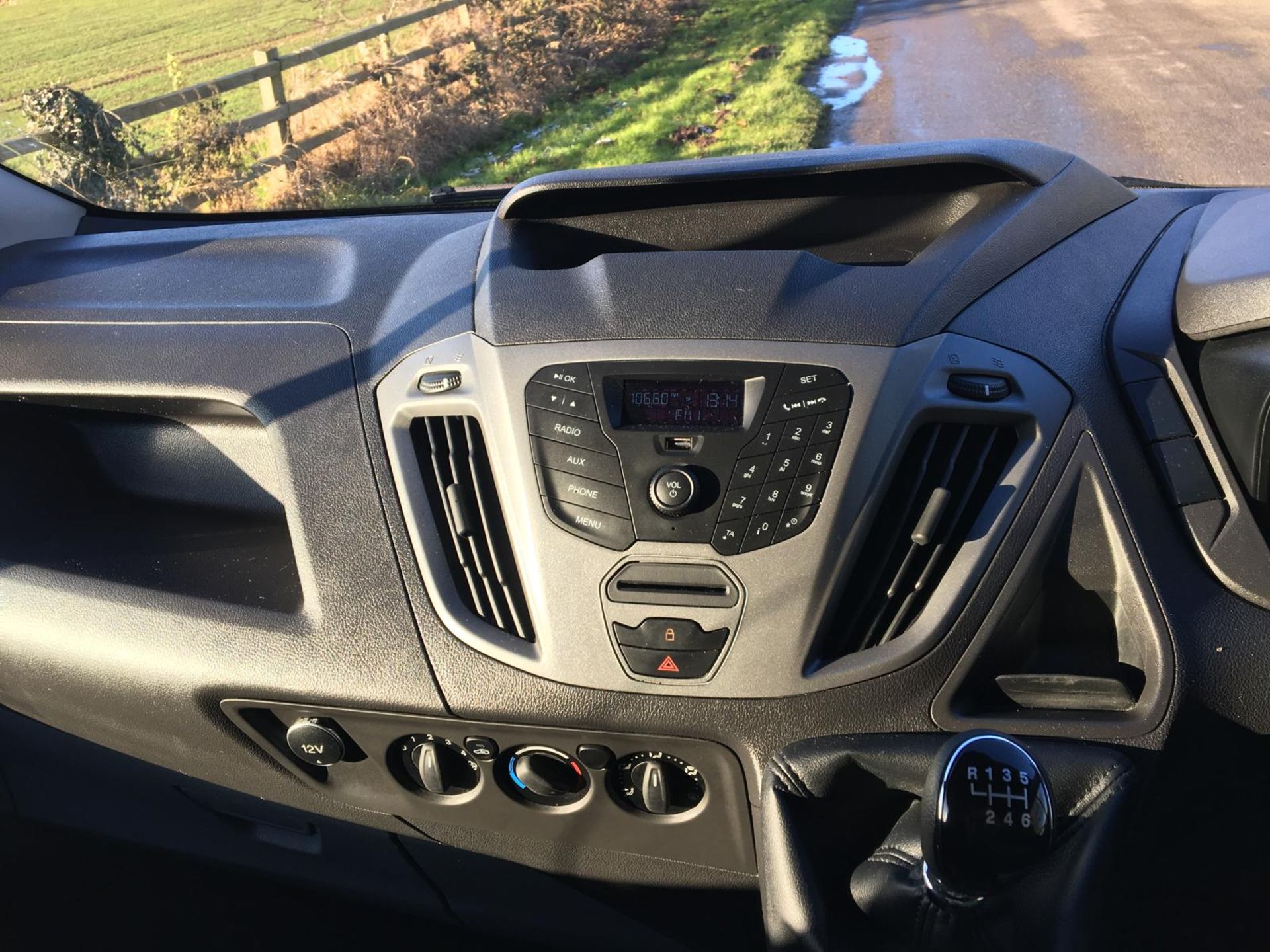 2015/65 REG FORD TRANSIT CUSTOM 290 ECO-TECH PANEL VAN 2.2 DIESEL, SHOWING 0 FORMER KEEPERS *NO VAT* - Image 8 of 10