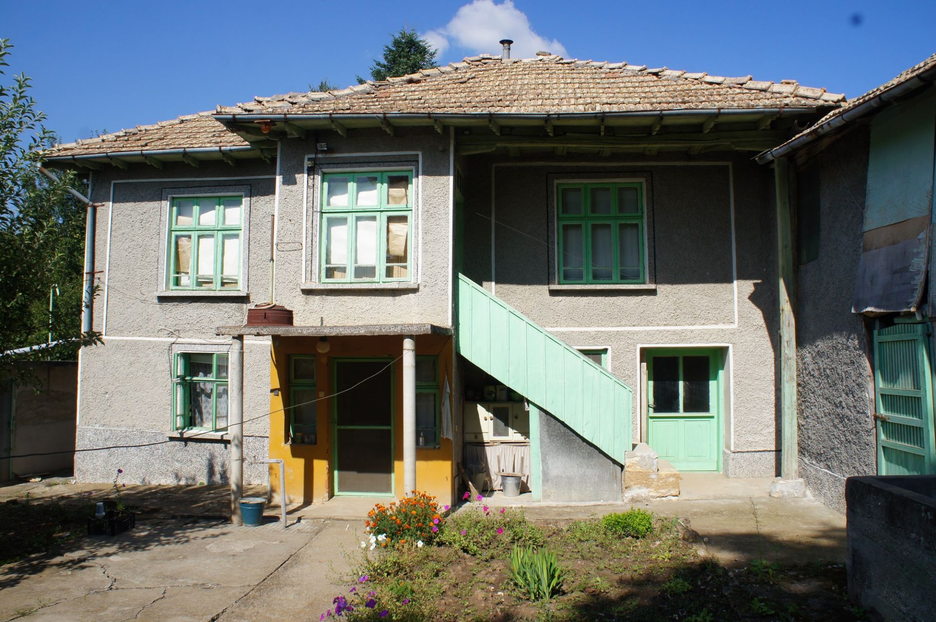 PROPERTY AND 1,770 SQM OF LAND IN POPOVO, BULGARIA - Image 6 of 48