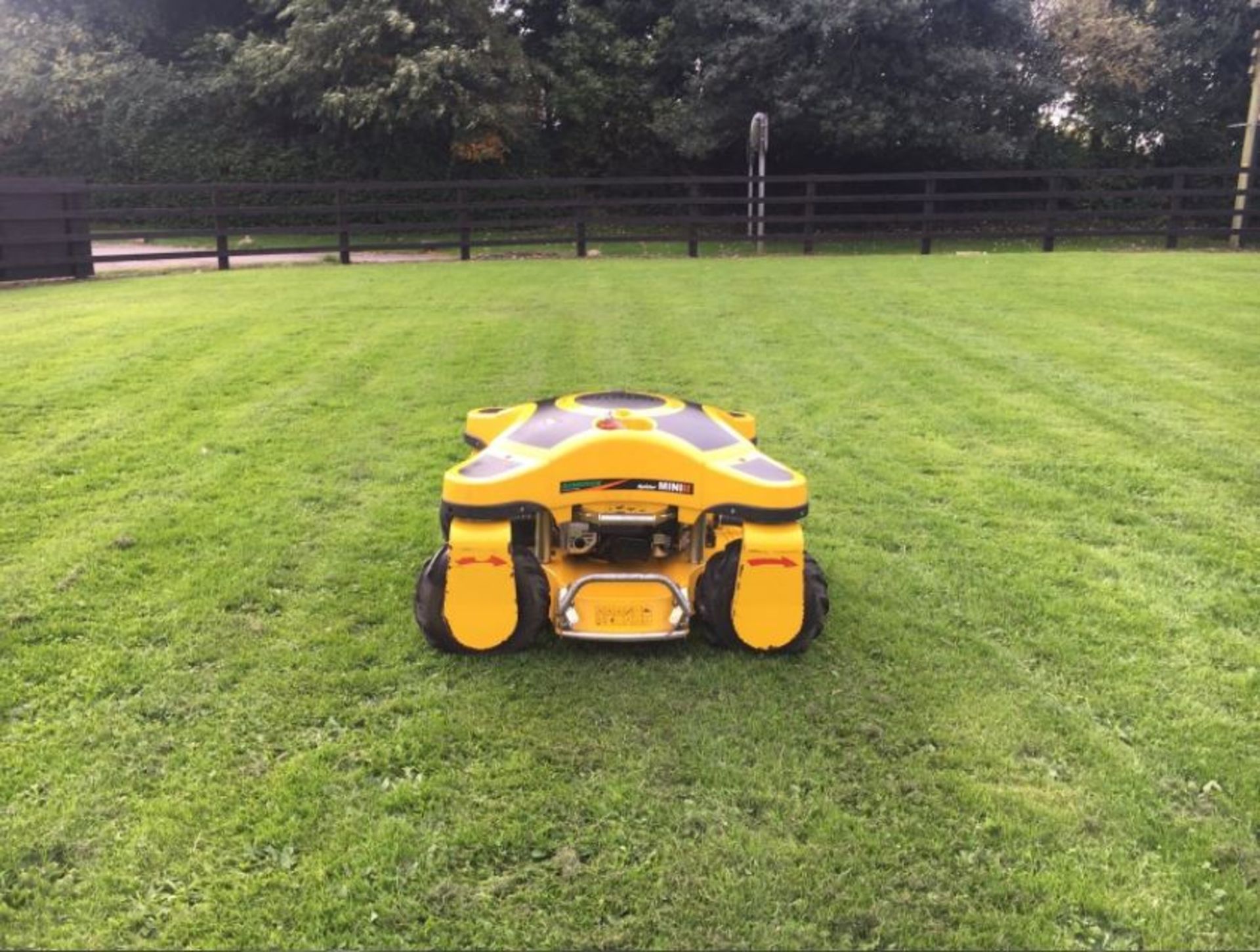 2013 RANSOMES ZERO TURN REMOTE CONTROLLED BANK LAWN MOWER SPIDER MINI MARK 2 *PLUS VAT* - Image 3 of 3