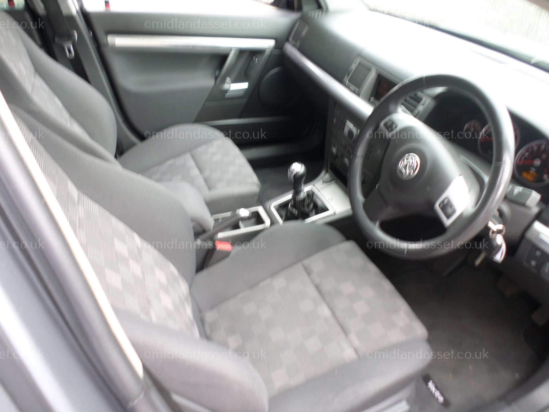 2005/05 REG VAUXHALL VECTRA SRI V6 AUTO ESTATE FULL SERVICE HISTORY - Image 8 of 11