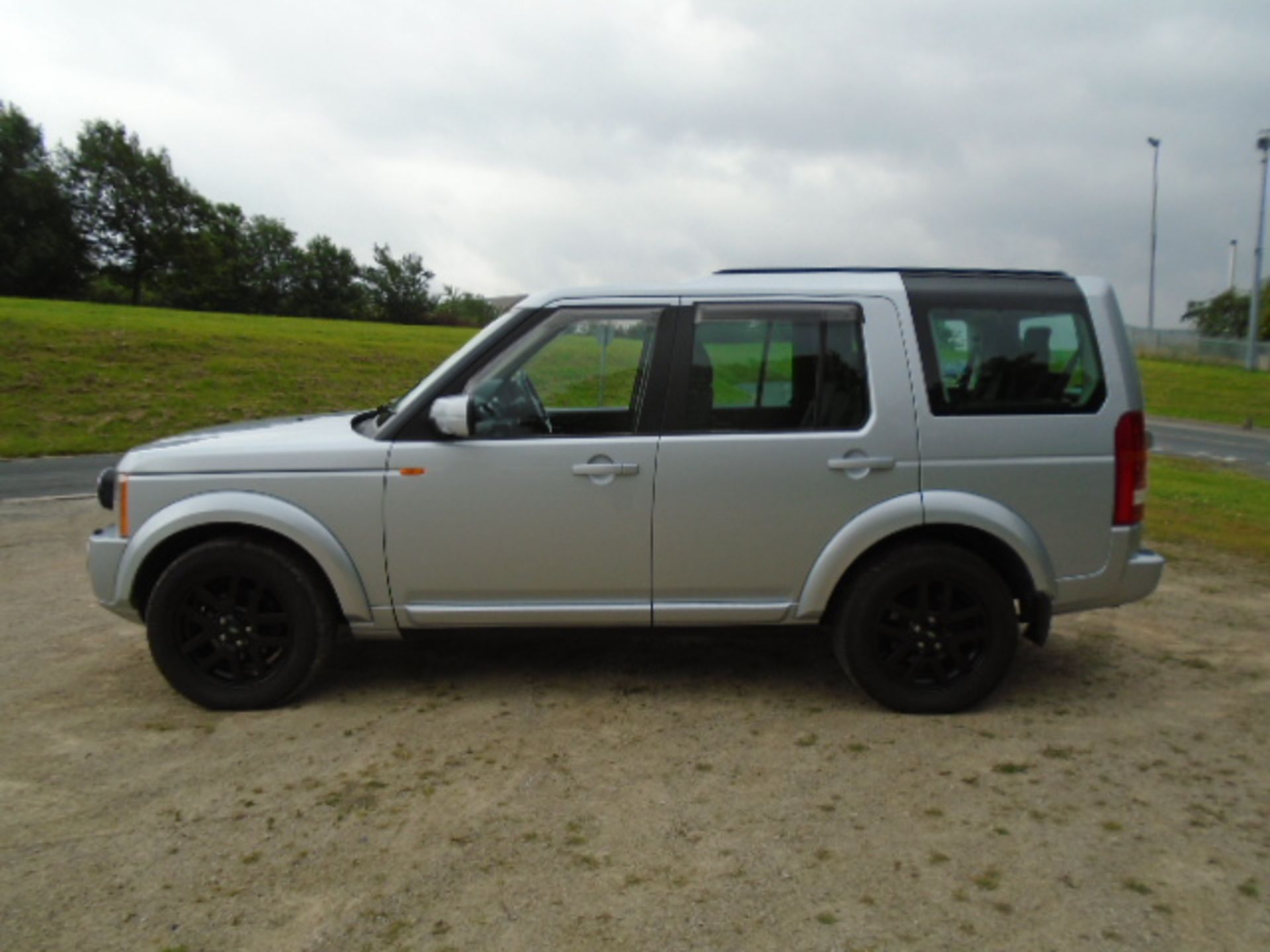 2006/56 REG LAND ROVER DISCOVERY TDV6 XS AUTOMATIC 2.7 DIESEL ESTATE *NO VAT* - Image 4 of 13