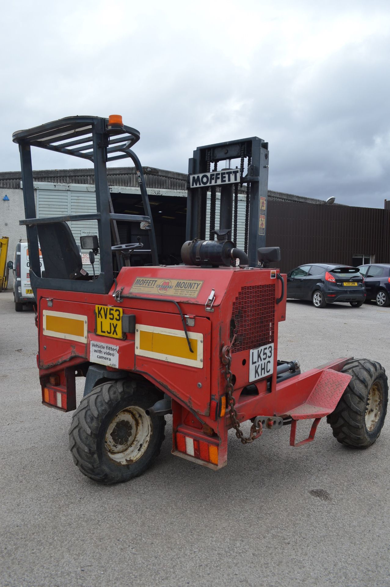 2003/53 REG MOFFETT MOUNTY RED DIESEL FORKLIFT WITH SIDE SHIFT, IN GOOD WORKING ORDER *PLUS VAT* - Image 6 of 14