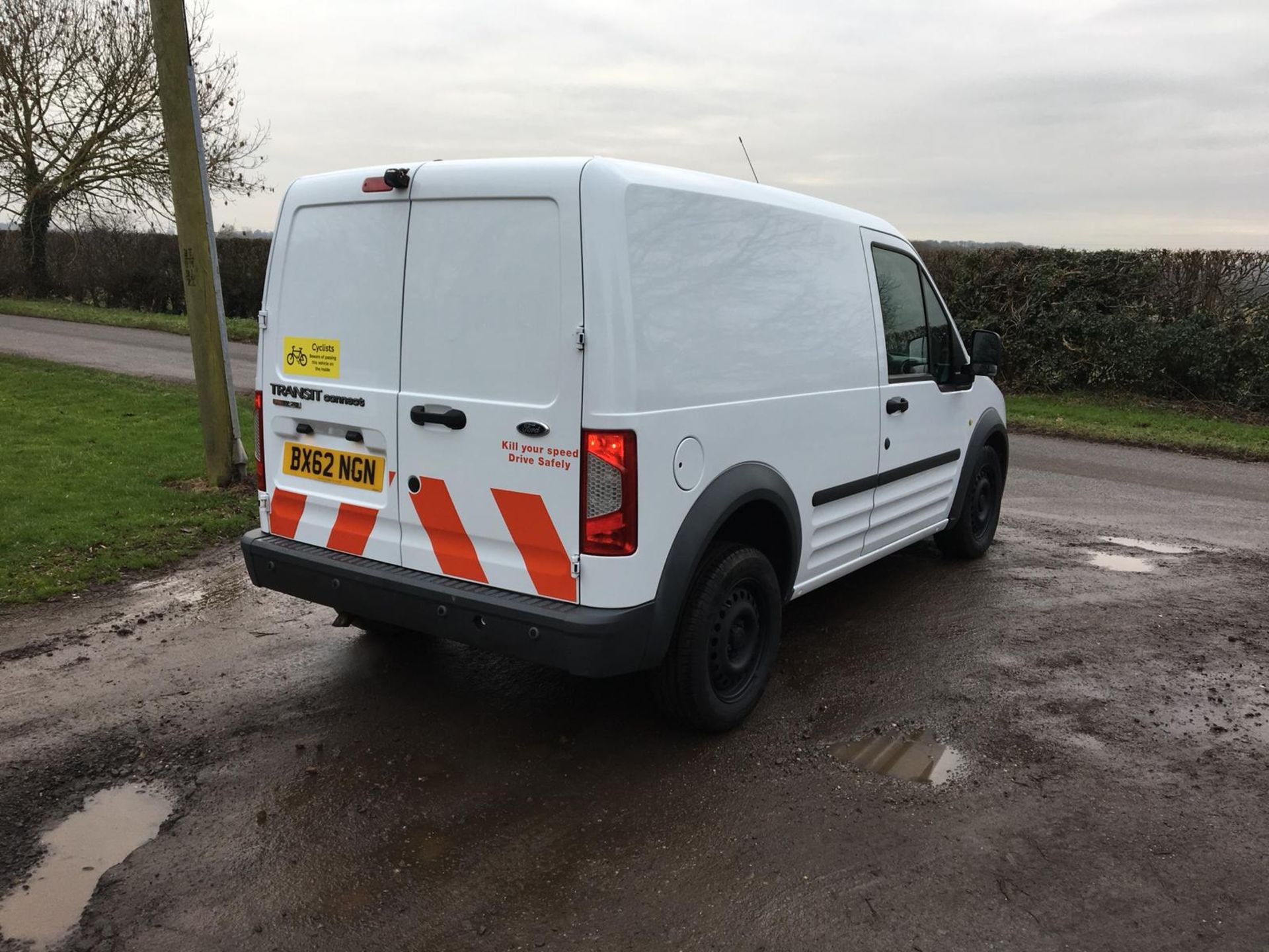 2012/62 REG FORD TRANSIT CONNECT T220 WHITE DIESEL PANEL VAN, SHOWING 0 FORMER KEEPERS *NO VAT* - Image 5 of 11