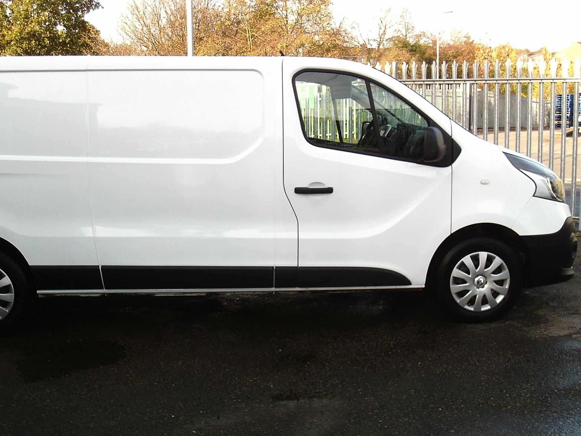 2015/65 REG RENAULT TRAFIC LL29 BUSINESS DCI PANEL VAN ONE OWNER - Image 4 of 12