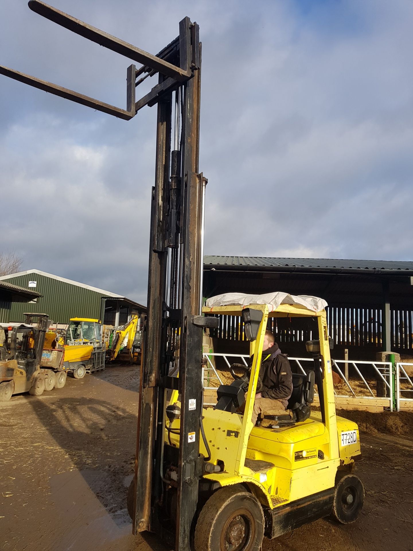 2005 HYSTER H2.50XM 2.5 TONNE DIESEL FORKLIFT, TRIPLE MAST CONTAINER SPEC WITH SIDE SHIFT *PLUS VAT* - Image 2 of 9