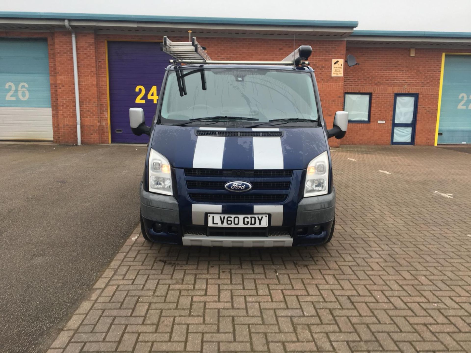 2010/60 REG FORD TRANSIT 140 T260S SPT FWD PANEL VAN - Image 2 of 9