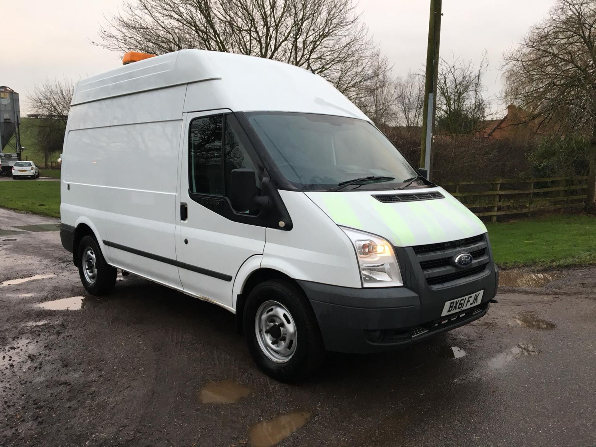 2011/61 REG FORD TRANSIT 100 T350M RWD DIESEL PANEL VAN - COMPRESSOR & ELECTRICS! *NO VAT*