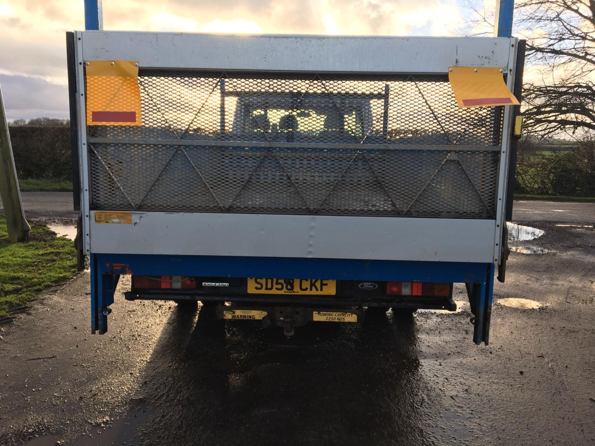 2008/58 REG FORD TRANSIT 100 T350L RWD WHITE DIESEL DROPSIDE LORRY, SHOWING 1 FORMER KEEPER *NO VAT* - Image 5 of 10