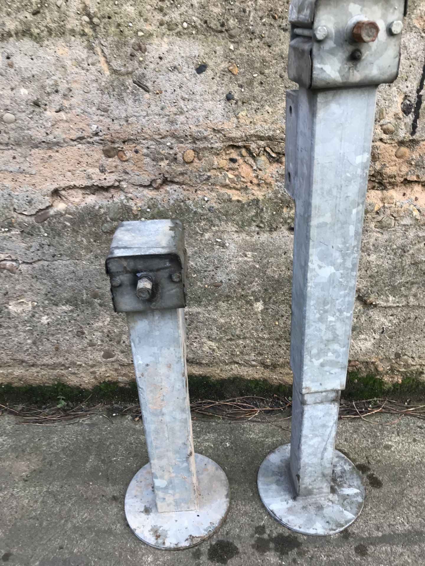 PAIR OF GALVANISED LEGS - Image 3 of 4