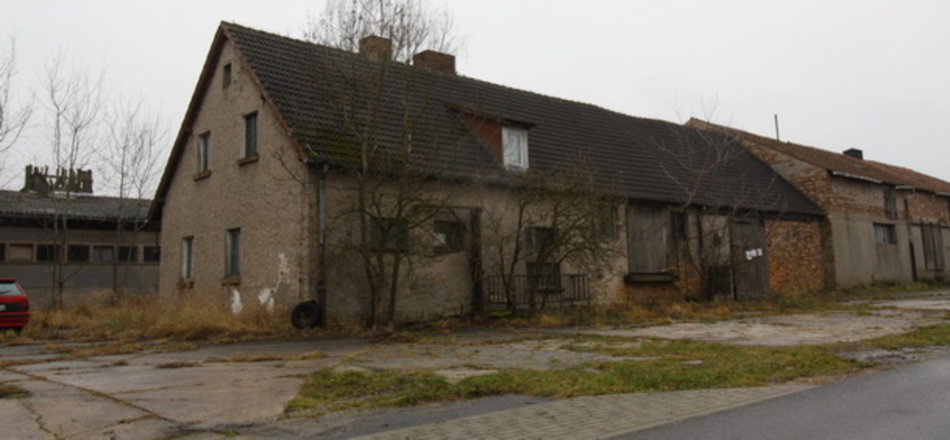 NO RESERVE 3,681 sqm - Massive Farm: Cow Shed, Dairy & Two Storey House - Germany - Image 29 of 54