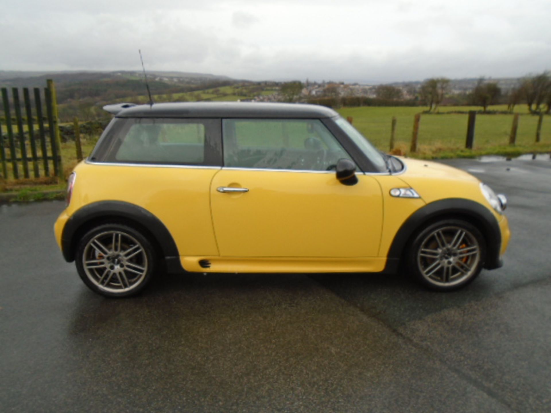 2007 MINI COOPER S YELLOW 1.6 PETROL 3 DOOR HATCHBACK *NO VAT* - Image 3 of 7